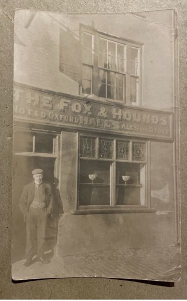 Fox & Hounds, 66 The Vineyard, Abingdon