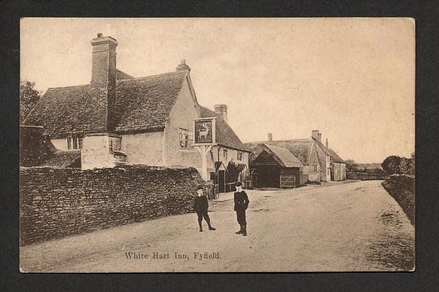 White Hart Inn, Fyfield - early 1900s