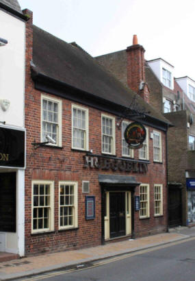 Red Lion, 35 High Street, Maidenhead - in February 2010