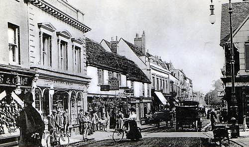 Swan, High Street, Maidenhead - in 1910