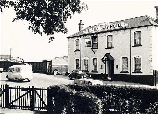Railway Hotel, Greenham Road, Newbury - in 1964