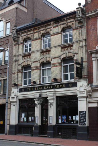 Blagrave Arms Hotel, 35 Blagrave Street - in October 2009