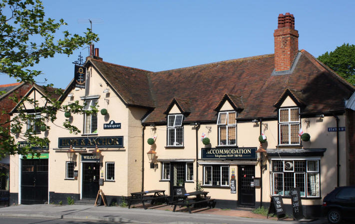 Hope & Anchor, Station Road, Wokingham - in May 2009