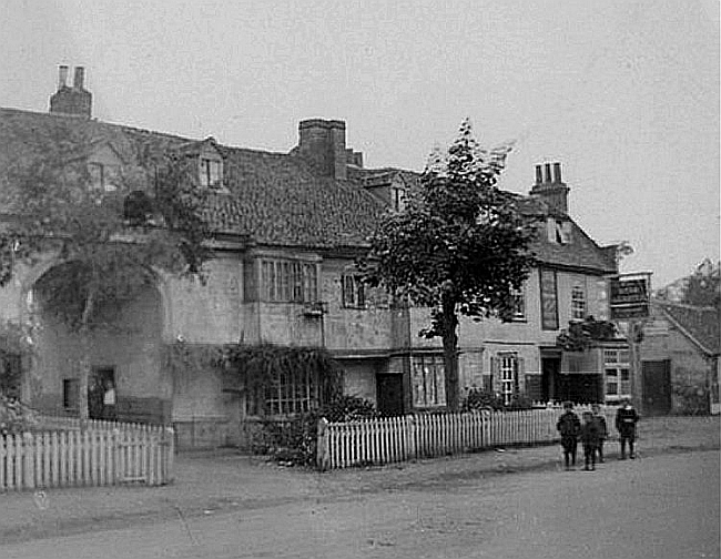 Star & Garter, Colnbrook - circa 1910