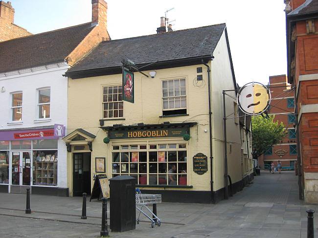 Three Tuns, High Street, High Wycombe - in August 2015