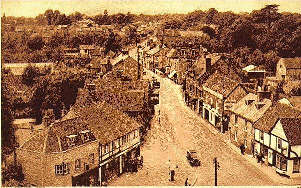 Iver High Street showing the Swan at the lower right - circa 1930