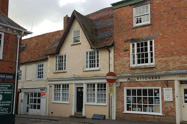 Crown, Market Square, Winslow - in March 2012 (Long closed)