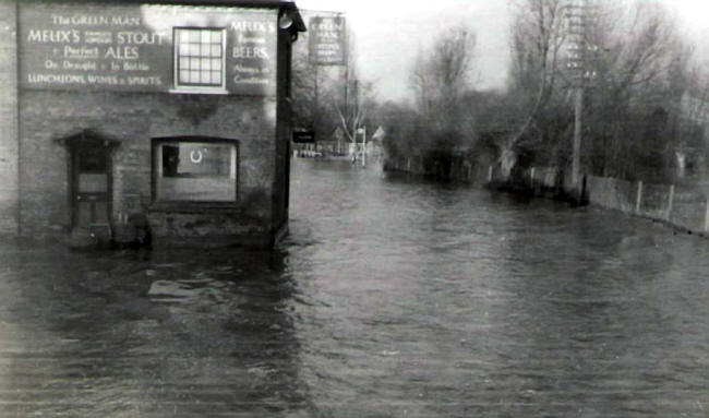 Green Man, Wraysbury in 1947 during the floods
