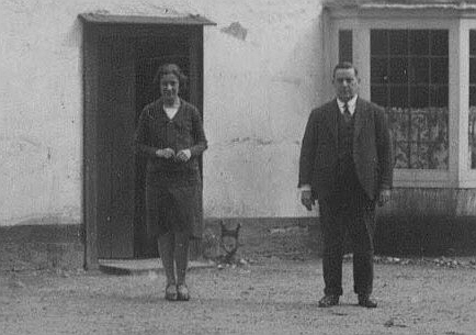 Percy James Hunt and daughter - circa 1918