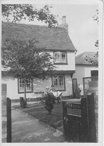 Fort St George, Cambridge - In the picture are Tony May and a barmaid, my grandfather, Frank May was licensee in 1931