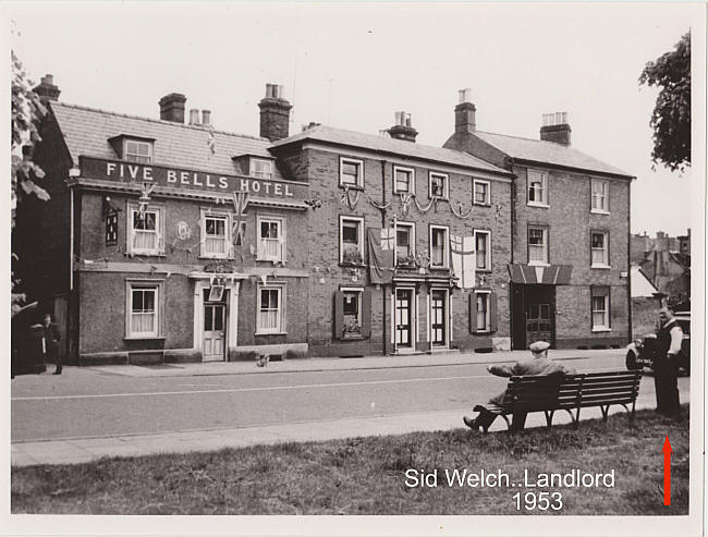 Five Bells, St Marys Square, Newmarket, Cambridgeshire - Sid Welch, Landlord on the right, in 1953