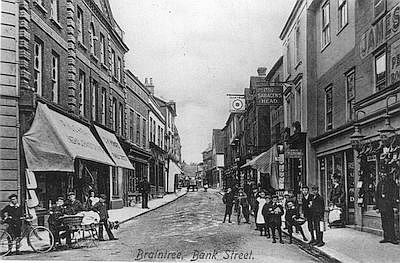 Another view of Bank Street, with Saracens Head