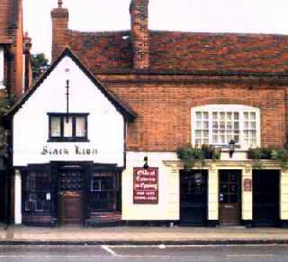 Black Lion, High Street, Epping - 13th August 2000 