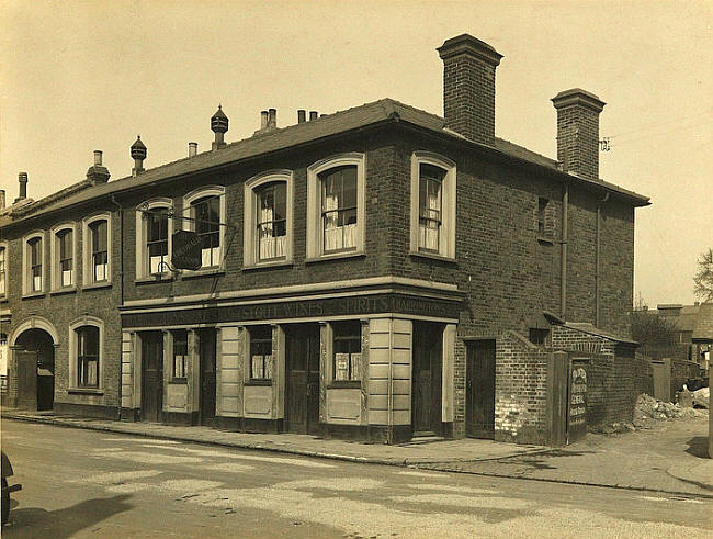 Theobald Arms, High Street, Grays Thurrock - in 1930