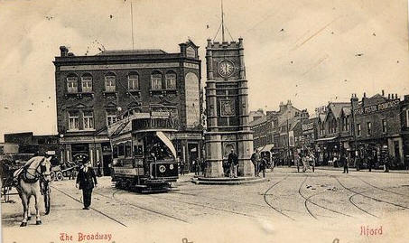 White Horse, Broadway, Ilford, Essex - early 1900s, also showing the Water Tower