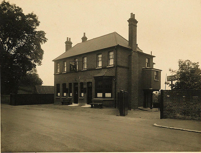 Fox & Hounds, Heath Road, Orsett Heath, Orsett RM16 - in 1930