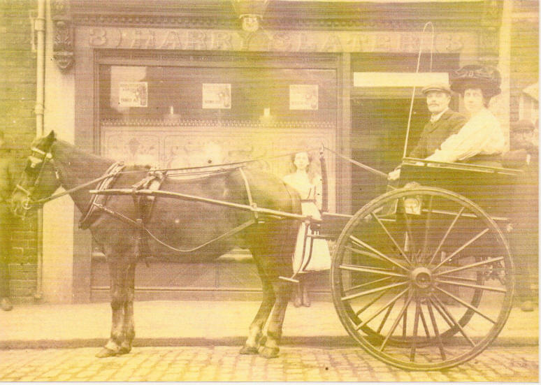 Harry Edward Slater & daughter outside 3 Anne Street, Plaistow - circa 1906