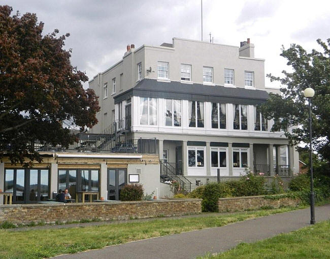 Royal Hotel, London Road, Purfleet - in August 2011