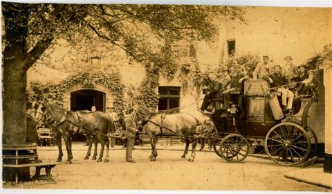 'The Essex Mail London (The Plough, Bow Road) to Southend On Sea (Royal Pier Hotel) about 1895. Down journey one day, up journey the day following. Horse changes 'The Golden Lion (Peter Reynolds)