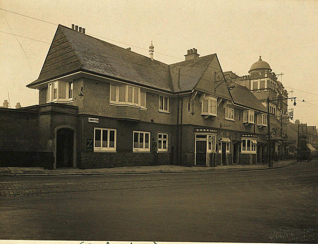Plough Hotel, London Road, Westcliff, Southend - in December 1930