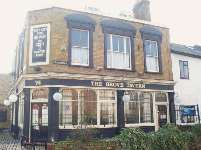 Grove Tavern, 74 Grove Road, E17 - in January 2008