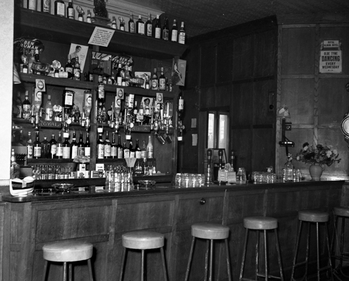 Albion Bar, Albion in 1953 - Photo by Putmans Photographers