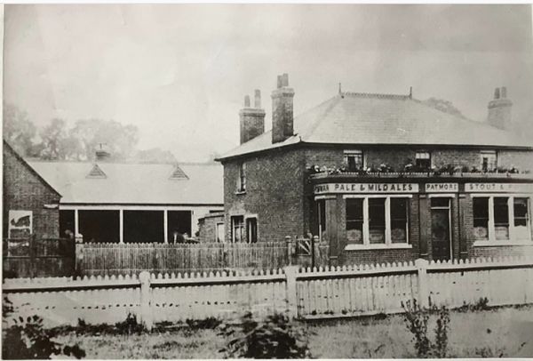 The Swan, Broadway, Wickford, landlord is Patmore circa 1900