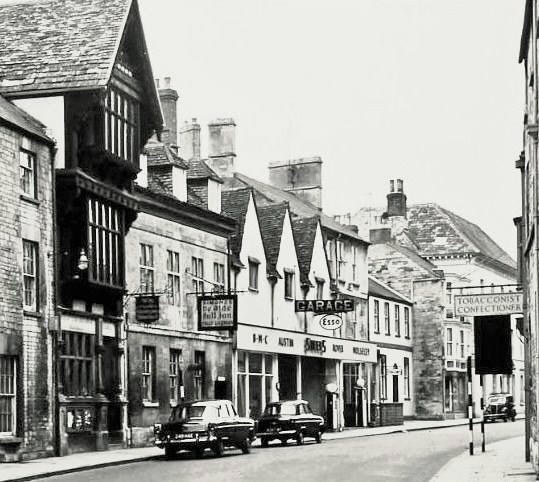 Bull Inn, 72 Dyer Street, Cirencester, Gloucestershire - in 1962
