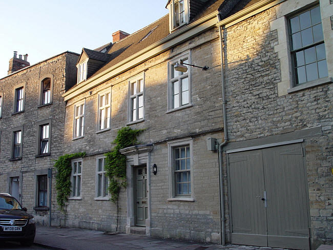 White Lion, 8 Gloucester Street, Cirencester - in July 2013