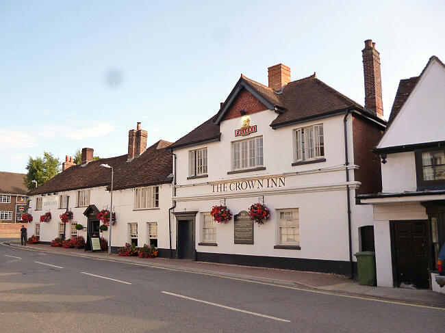 Crown Inn, The Square, Bishops Waltham - in August 2014