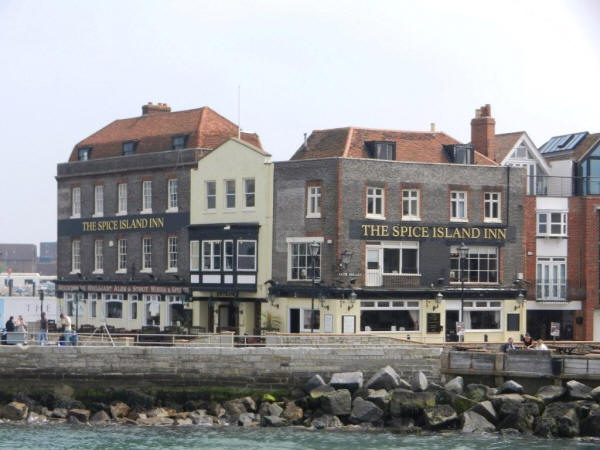 Union Tavern, 65 Broad Street, Portsmouth - in April 2011