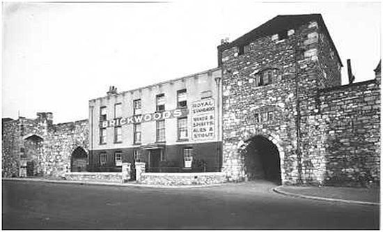 Royal Standard, Western Esplanade (Brickwoods Brewery)