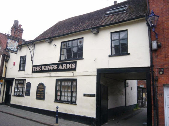 Kings Arms, 16 Bucklersbury, Hitchin - in June 2009