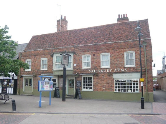 Salisbury Arms, 105 High Street, Hoddesdon - in May 2009