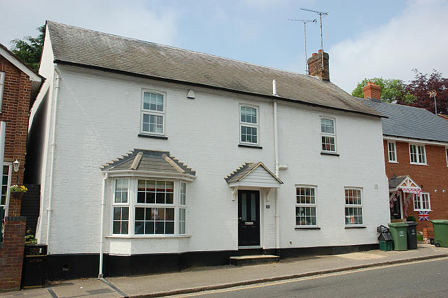 Red Lion, High Street, Markyate - in 2012 (Closed around 2010 and now a private residence.)