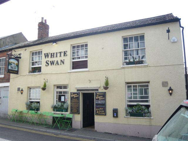 White Swan, 1 Upper Dagnall Street, St Albans, Hertfordshire. - in May 2008