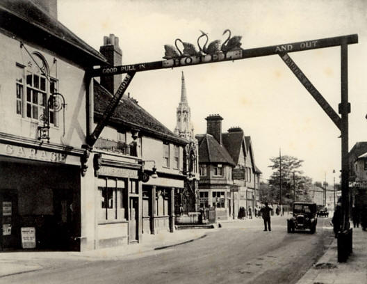 Four Swans, High Street, Waltham Cross- circa 1923
