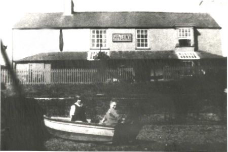 Ship and Launch, Hurstake, Carisbrooke