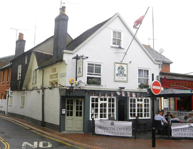 Vectis Tavern, The Square, 103 High Street, Cowes - in September 2011