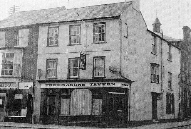 Freemasons Tavern, 117 St James Street, Newport, Isle of Wight - in 1983