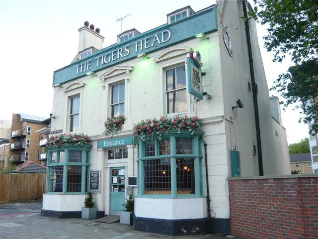Tigers Head, 14 Masons Hill, Bromley, Kent - in May 2008