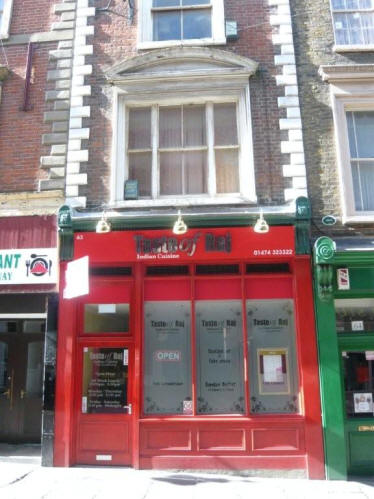 Empire Tavern / Old Parrs Head, 63 High Street, Gravesend - in March 2009