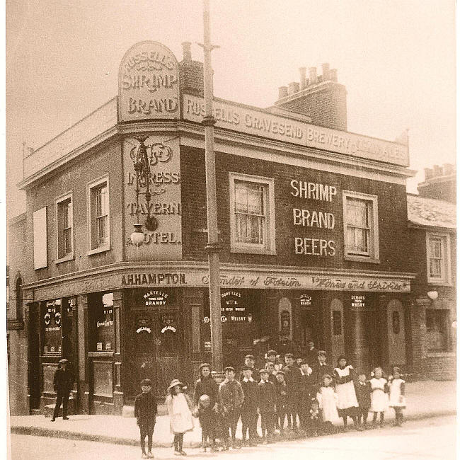 Ingress Tavern, Stonebridge Road, Erith - circa 1912 (Landlord A H Hampton)