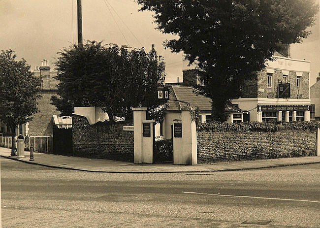 Vale Tavern, 67 Vale Road, Ramsgate - in 1952