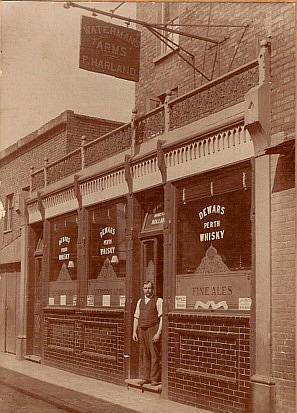 Watermans Arms, 13 Union Street - circa 1903 to 1911 (Landlord F Harland)