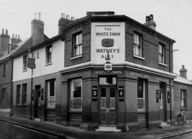 White Swan, 21 Kent Road, St Mary Cray - in 1954