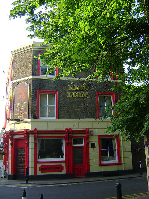 Red Lion, 2 High Street, St Peters, Broadstairs - in June 2017