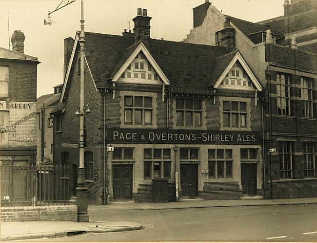 Station Tavern, 2 Station Road, Tonbridge - in 1953