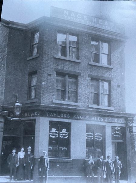 Nags Head, 4 Hanover Street, Manchester circa 1903 with licensee O E Crossman
