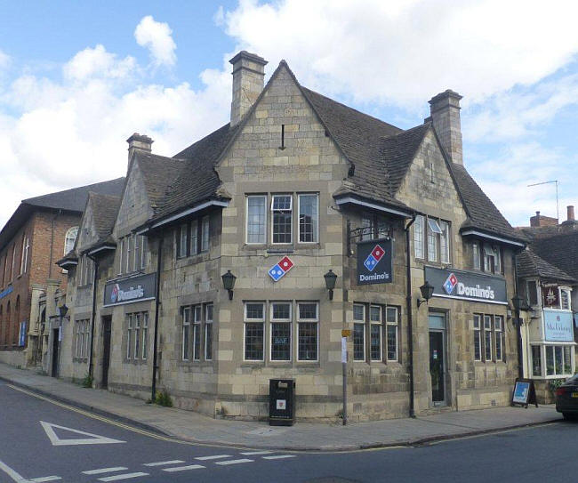 Half Moon Inn, 6 St Pauls Street, Stamford - in August 2014